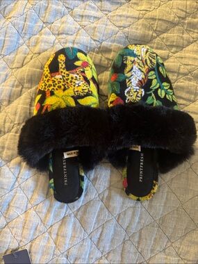 Printfresh Black Velvet Slippers with Tropical Animal Print